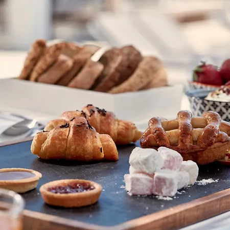 Otel Mr & Mrs White Paros & 4*