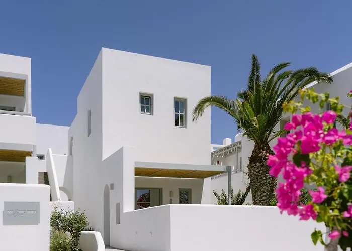 Mr And Mrs White Paros & Naoussa