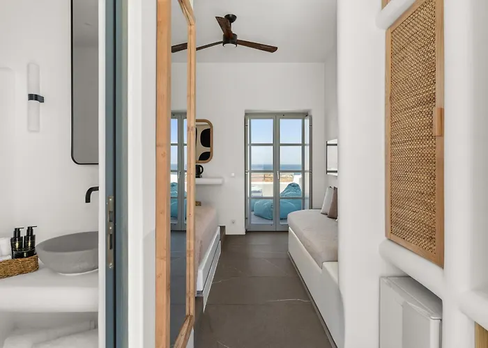 Mr And Mrs White Paros & 4* Naoussa