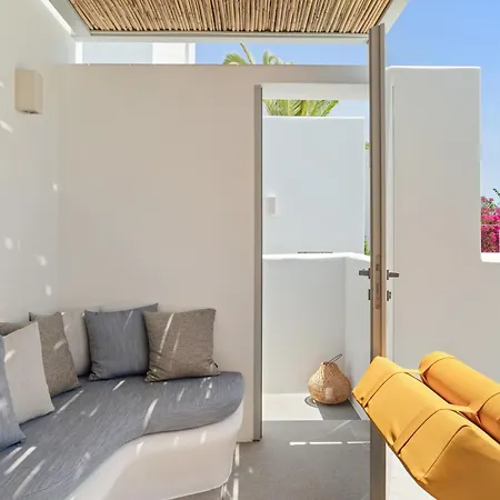 Mr And Mrs White Paros & Hotel