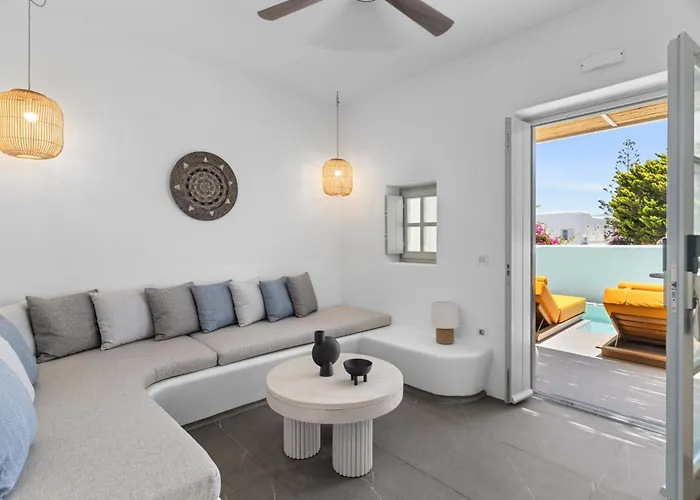 Mr And Mrs White Paros & Naoussa