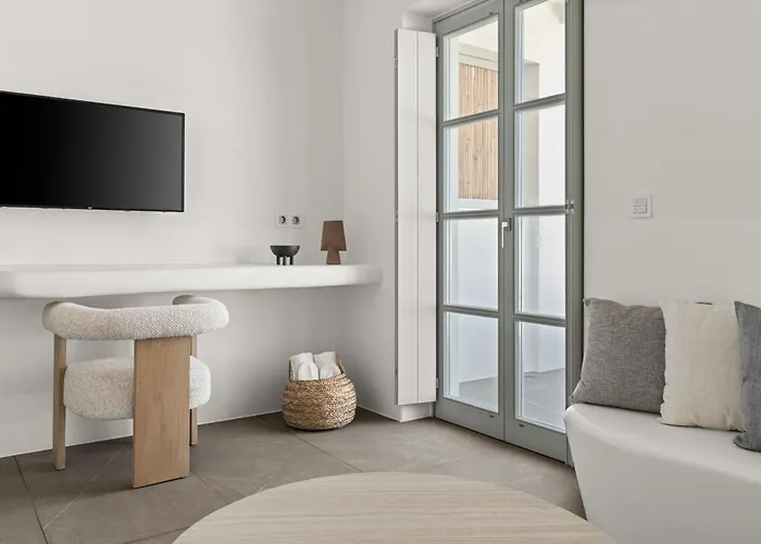 Mr And Mrs White Paros & 4* Naoussa